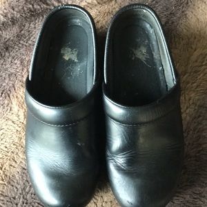 Black Dansko XP Leather Clogs in size 37